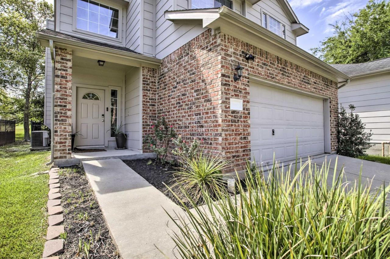 Lovely Montgomery Retreat With Patio And Yard! Exterior foto